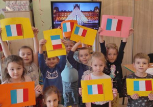 Prace dzieci - flagi Francji.